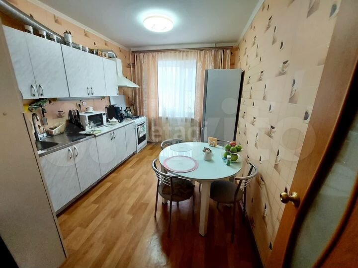 3-к. квартира, 64 м², 1/10 эт.