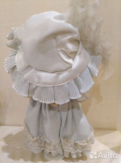 Кукла фарфоровая коллекционная
