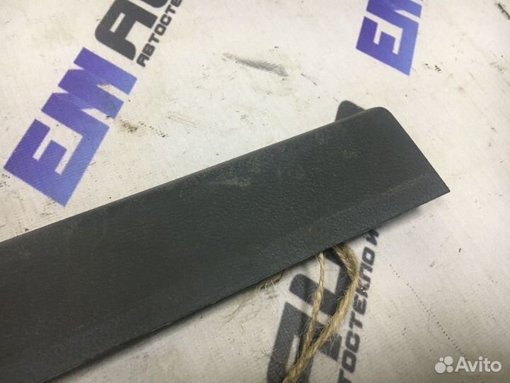 Обшивка порога передняя правая Форд Фокус 3