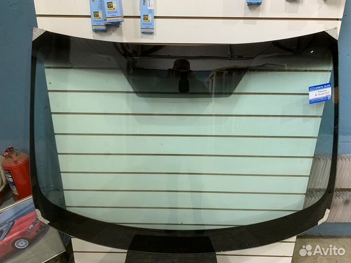 Лобовое стекло Nissan X-trail