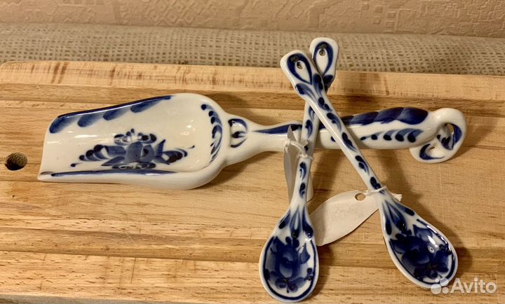 Столовая посуда. Гжель