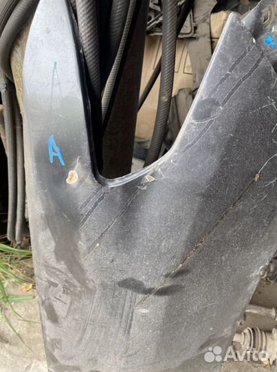 Крыло переднее правое toyota land cruiser 200