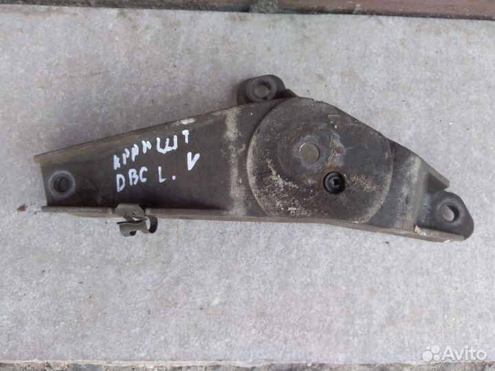 Кронштейн двигателя левый BMW E39