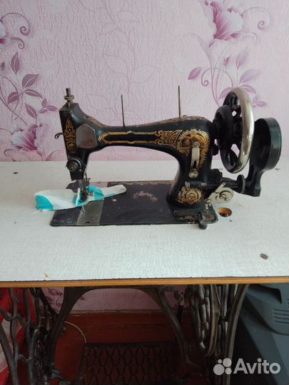 Швейная машина Singer