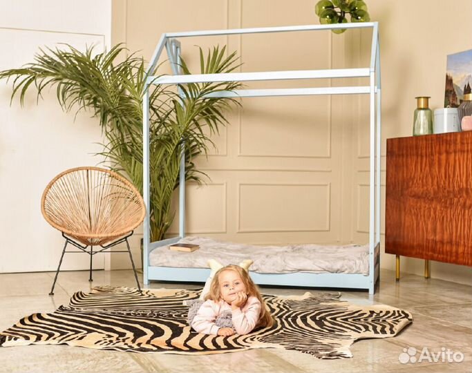 Детская кровать из массива в наличии