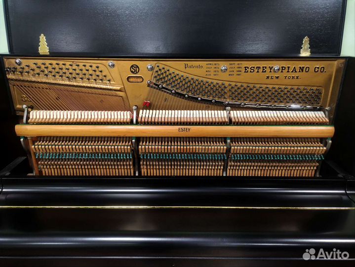 Черное пианино Estey