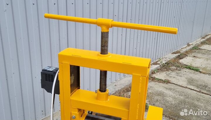 Трубогиб (профилегиб) электрический нд1 380