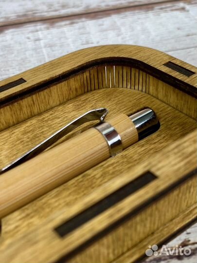 Ручка с гравировкой в подарочной коробке