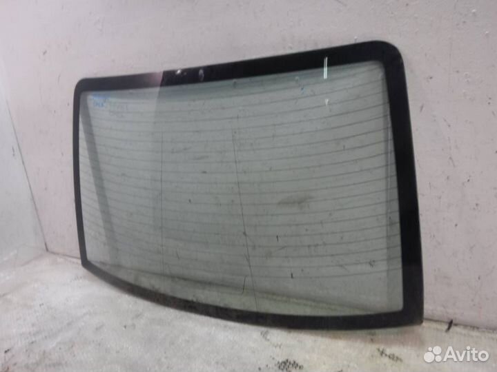 Заднее стекло Шевроле