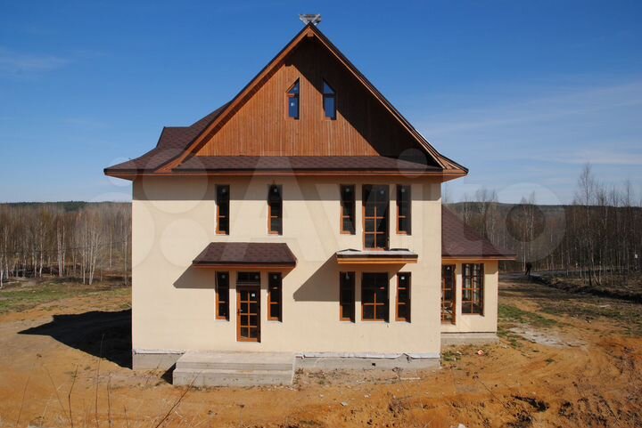 Дом 296 м² на участке 25 сот.