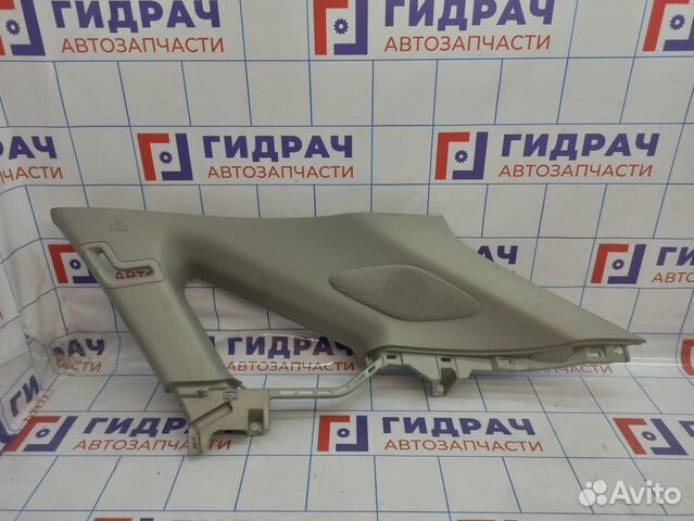 Обшивка багажника задняя правая верхняя Lexus RX35