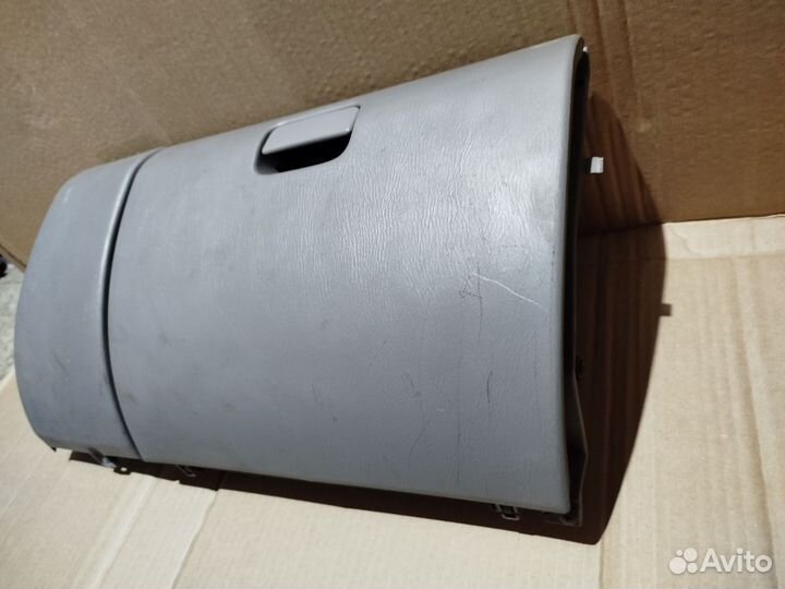 Бардачок нижний Subaru Impreza GF2