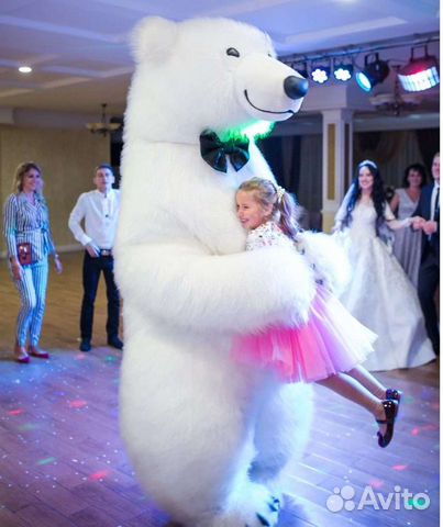 Поздравление от белого мишки. Ростовые куклы.Панда