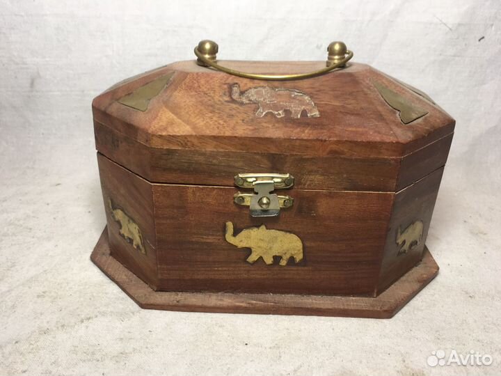 Шкатулка (красное дерево) С бронзовыми вставками