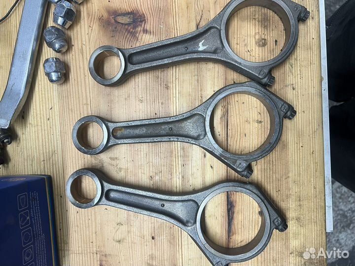 Поршня и шатуны 306dt