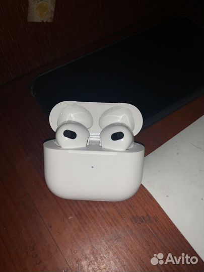 AirPods 3