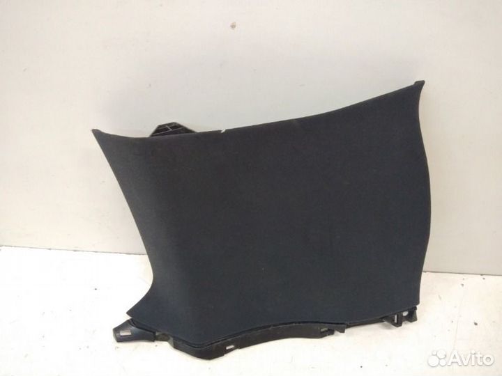 Обшивка стойки задняя правая Lexus Lx 3 2016