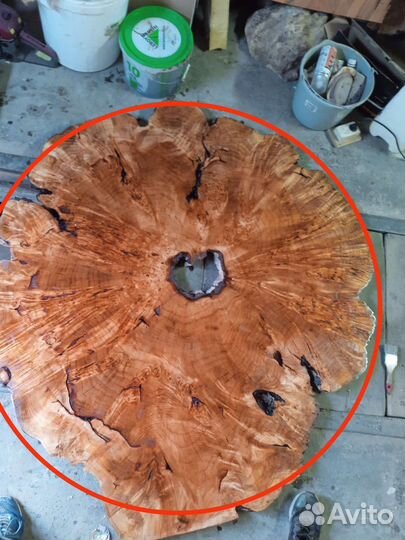 Дорогой стол красивый кап