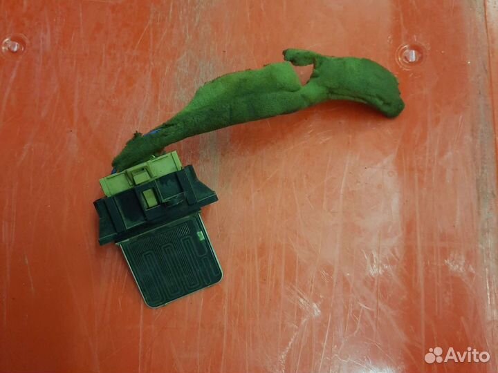 271508H300 Резистор отопителя Nissan