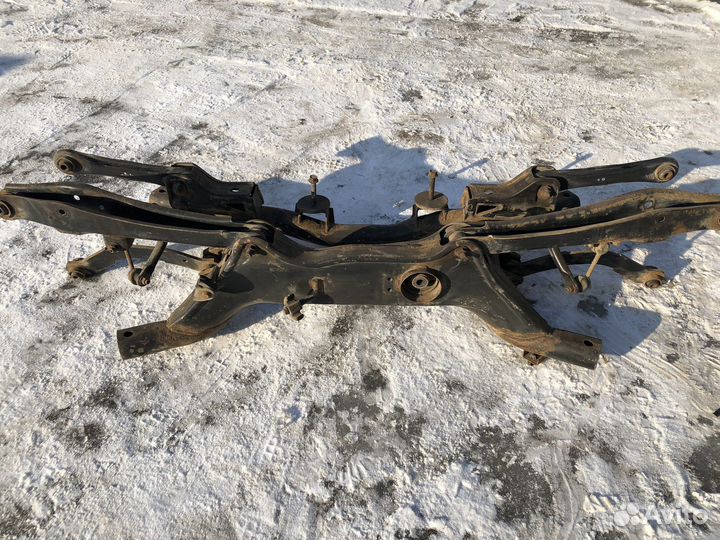 Задний подрамник Mitsubishi Outlander 3