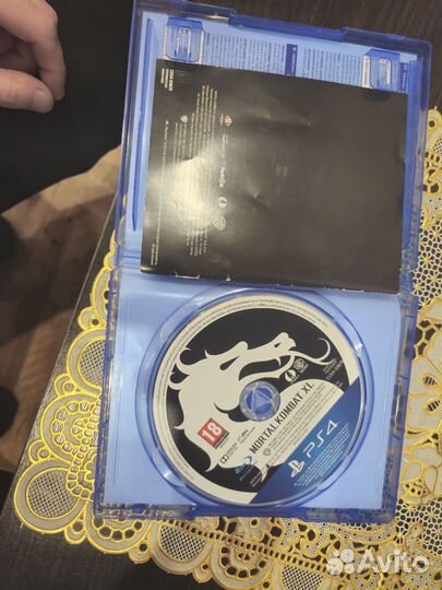 Sony playstation 4 slim 1tb 2 джойстика