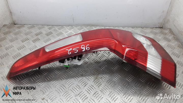 Фонарь задний левый Volvo V50 2005 30678749