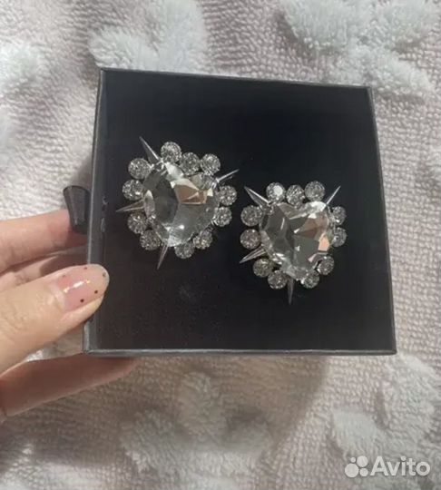 Серьги сердце шипы