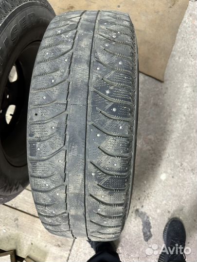 Bridgestone Ice Cruiser 7000 225/70 R16