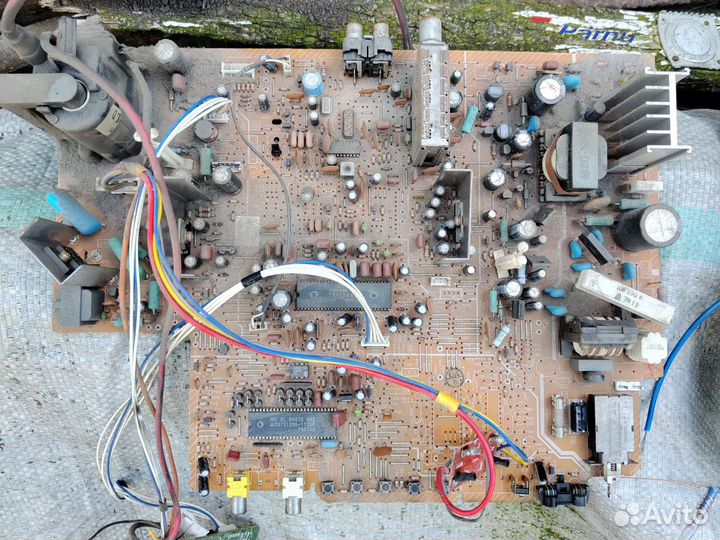 Платы от кинескопных телевизоров samsung и hyundai