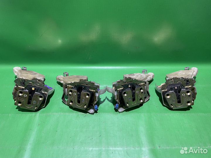 Замок двери Nissan X-Trail T30 2001-2006
