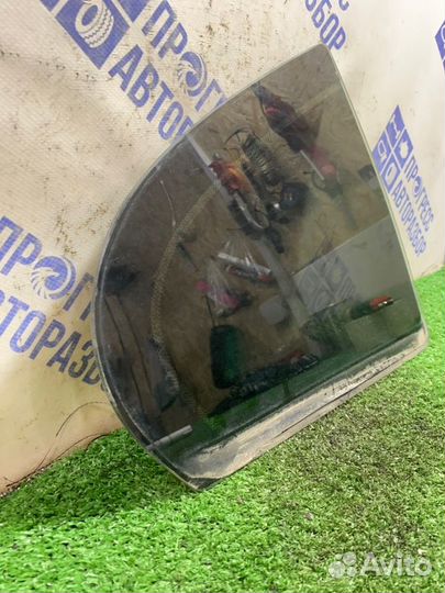 Стекло двери заднее правое Renault Fluence седан