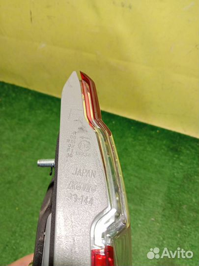 Фонарь задний внутренний левый Toyota Camry V50 2