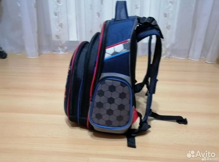 Рюкзак, ранец школьный Hummingbird, 1-4 класс