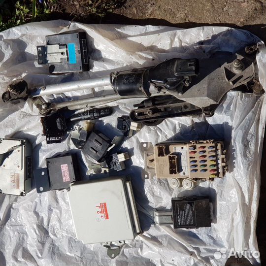 Запчасти б.у на субару форестер 2003г