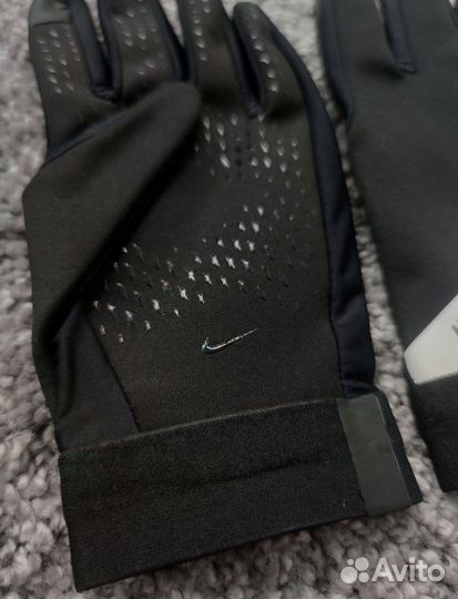 Перчатки Nike HyperWarm зимние