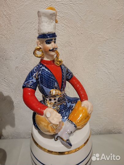 Казак Мамай на бочке Коростень