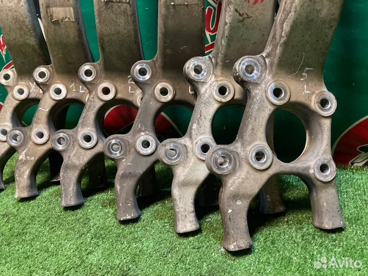 Кулак поворотный передний левый Lexus Gs350 GRS191