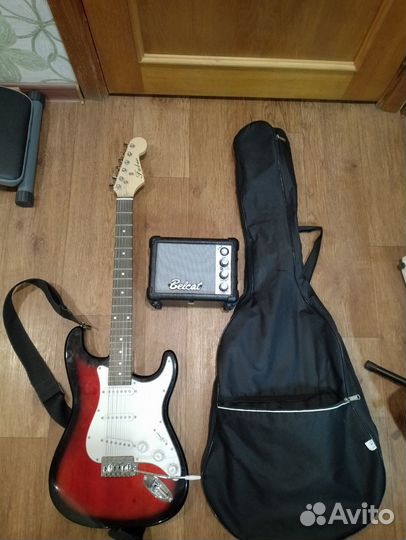 Электрогитара Fabio ST100 + мини-комбик Belcat