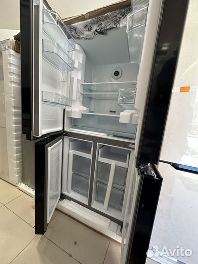 Холодильник 4х дверный черного цвета сухой мороз