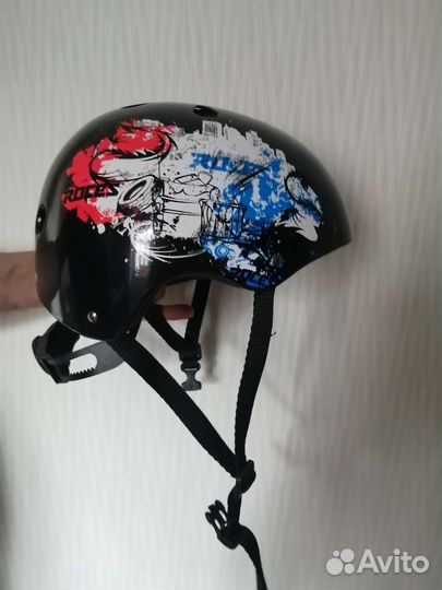 Шлем защитный для роликов или велосипеда