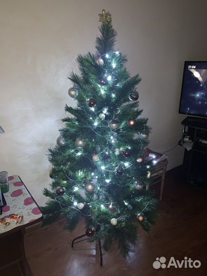 Ель искусственная 150 см + подарок гирлянда