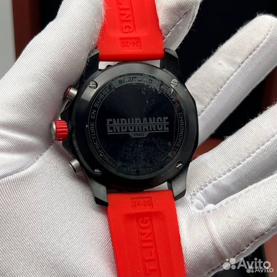 Мужские красные часы Breitling