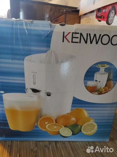 Соковыжималка Kenwood JE700