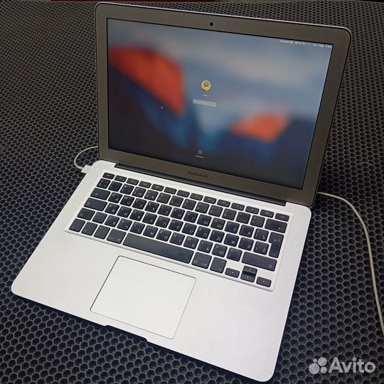 Apple MacBook 13 i5 a1466