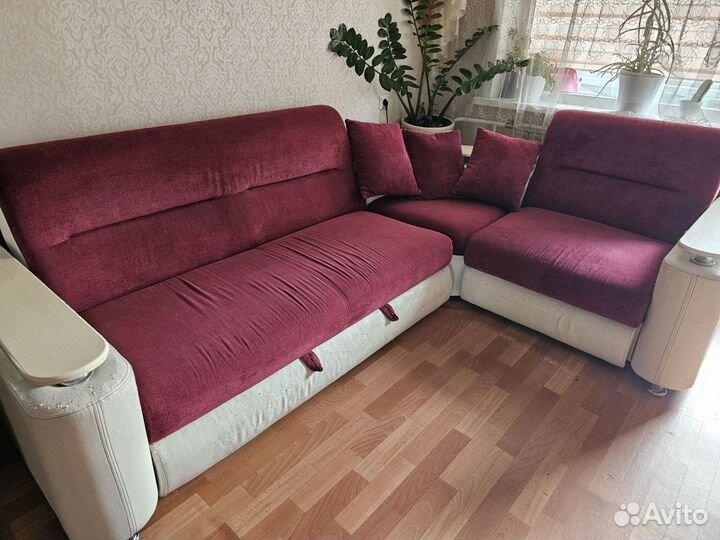 Диван