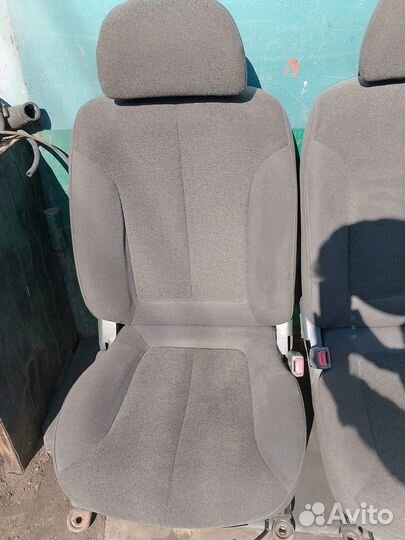 Передние сиденья Хендай Акцент Hyundai Accent