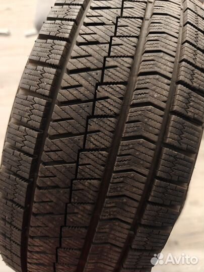 Bridgestone Blizzak Ice 215/55 R17 98T