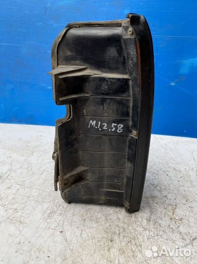 Mitsubishi pajero 2 задний правый фонарь