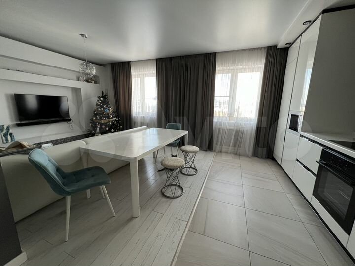 3-к. квартира, 82 м², 10/15 эт.