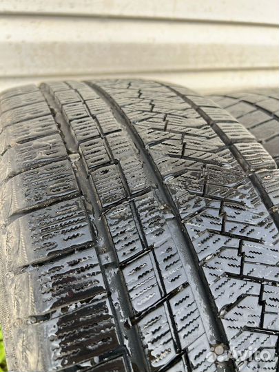 Triangle PL02 235/45 R18 98V